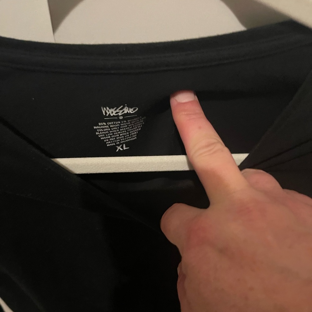 Solid black tee - Picture 2 of 2